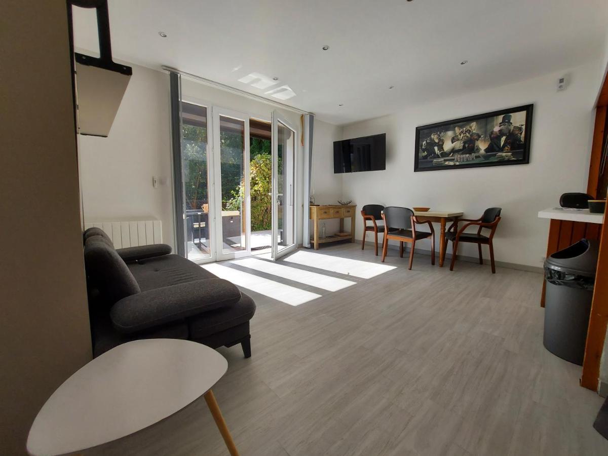 Centre St Jorioz : Charmant Et Spacieux Studio Avec Terrasse Et Jardin Privatif Saint-Jorioz Exteriör bild