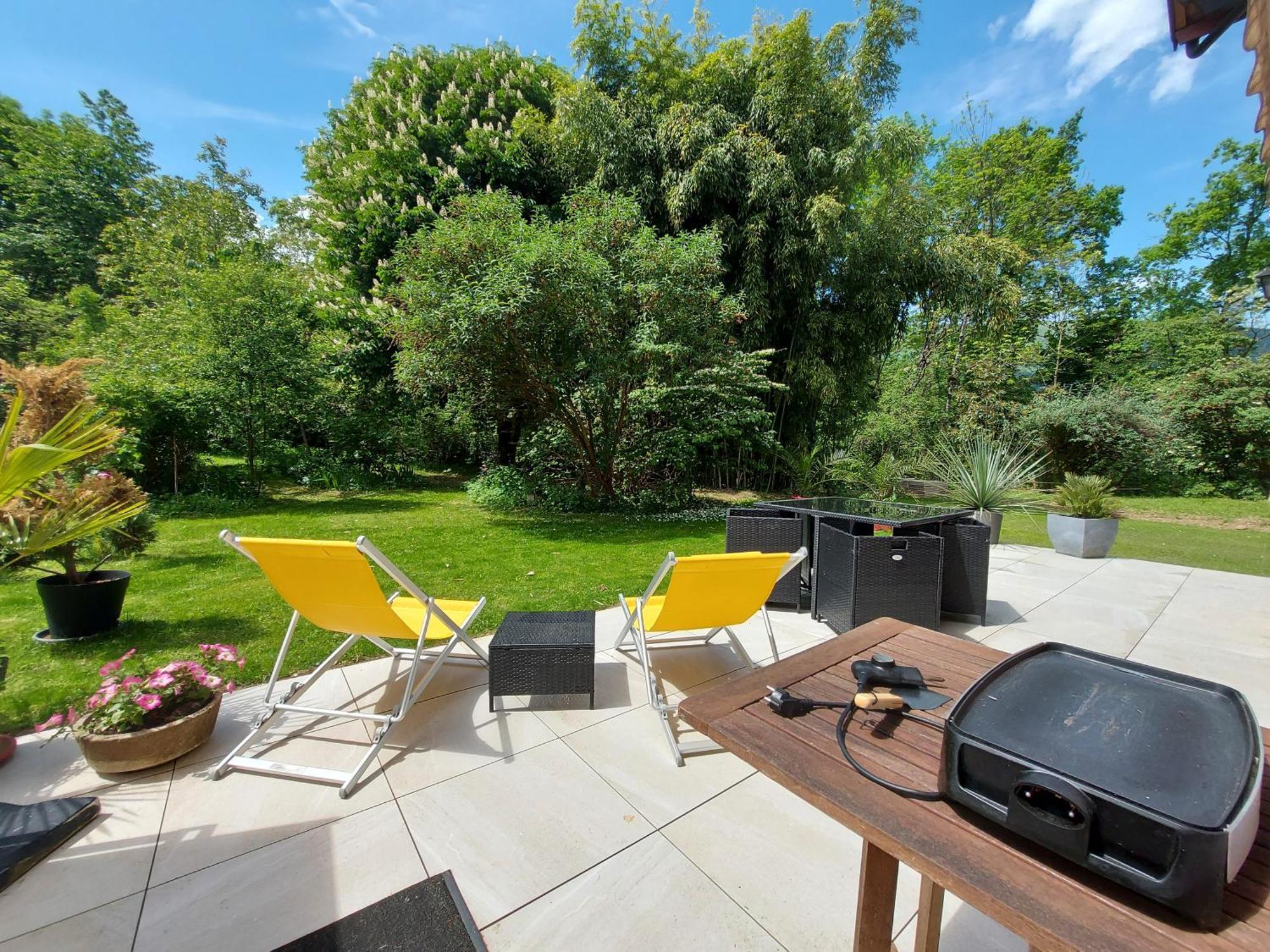 Centre St Jorioz : Charmant Et Spacieux Studio Avec Terrasse Et Jardin Privatif Saint-Jorioz Exteriör bild